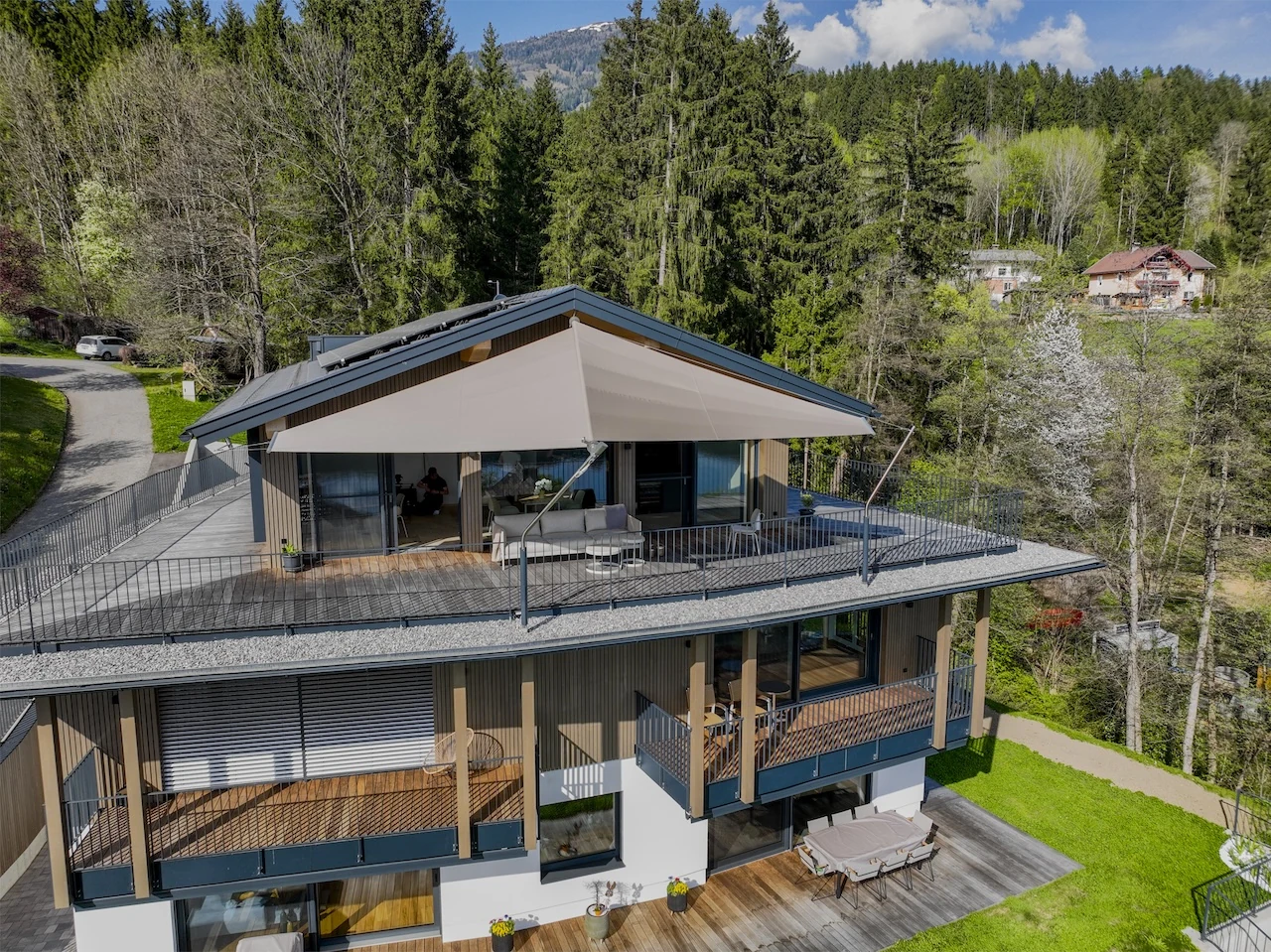 121 LET Sonnensegel Balkon DDR 8