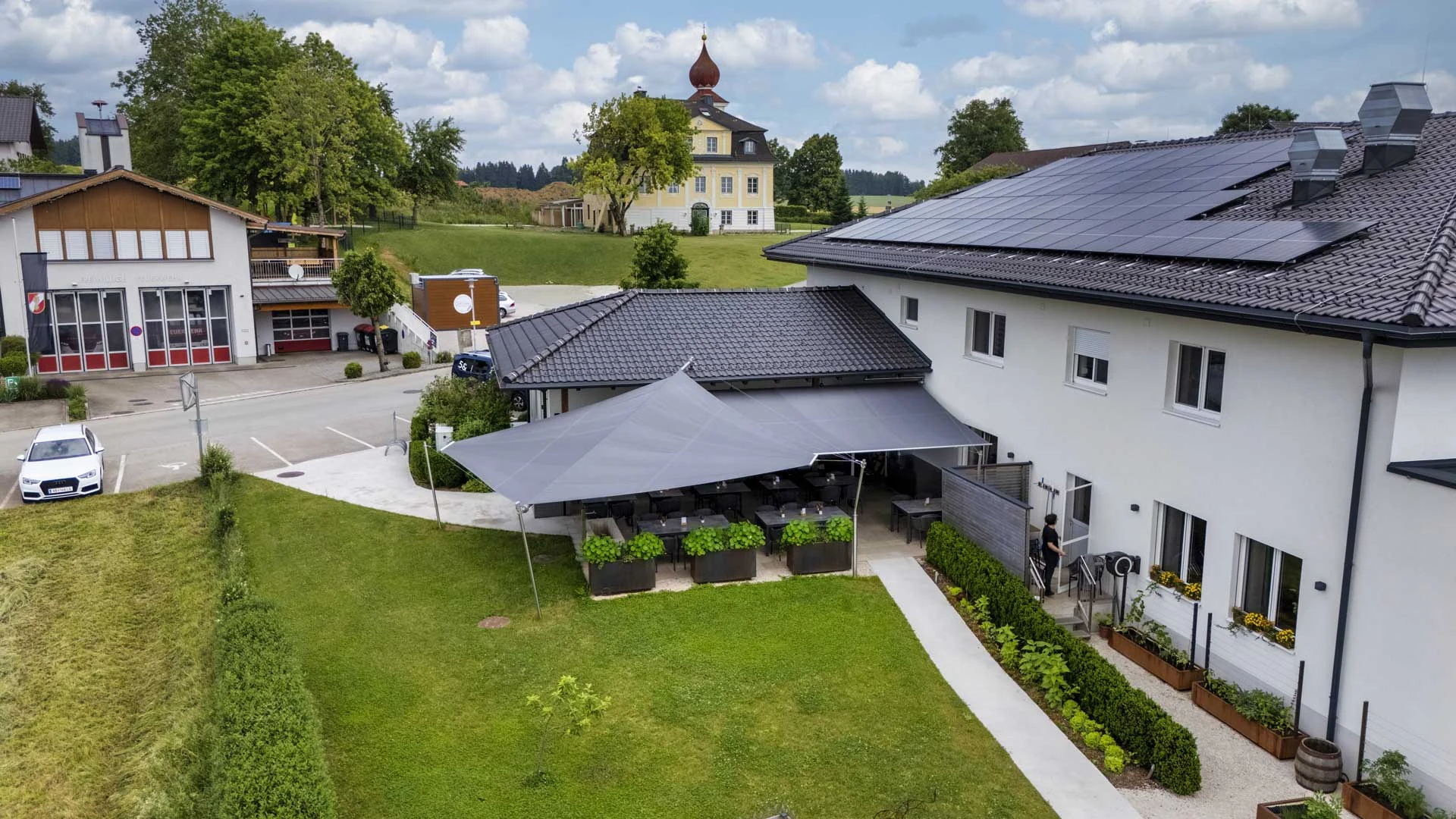 138 LET Die Schmiede Trapez DDR 15