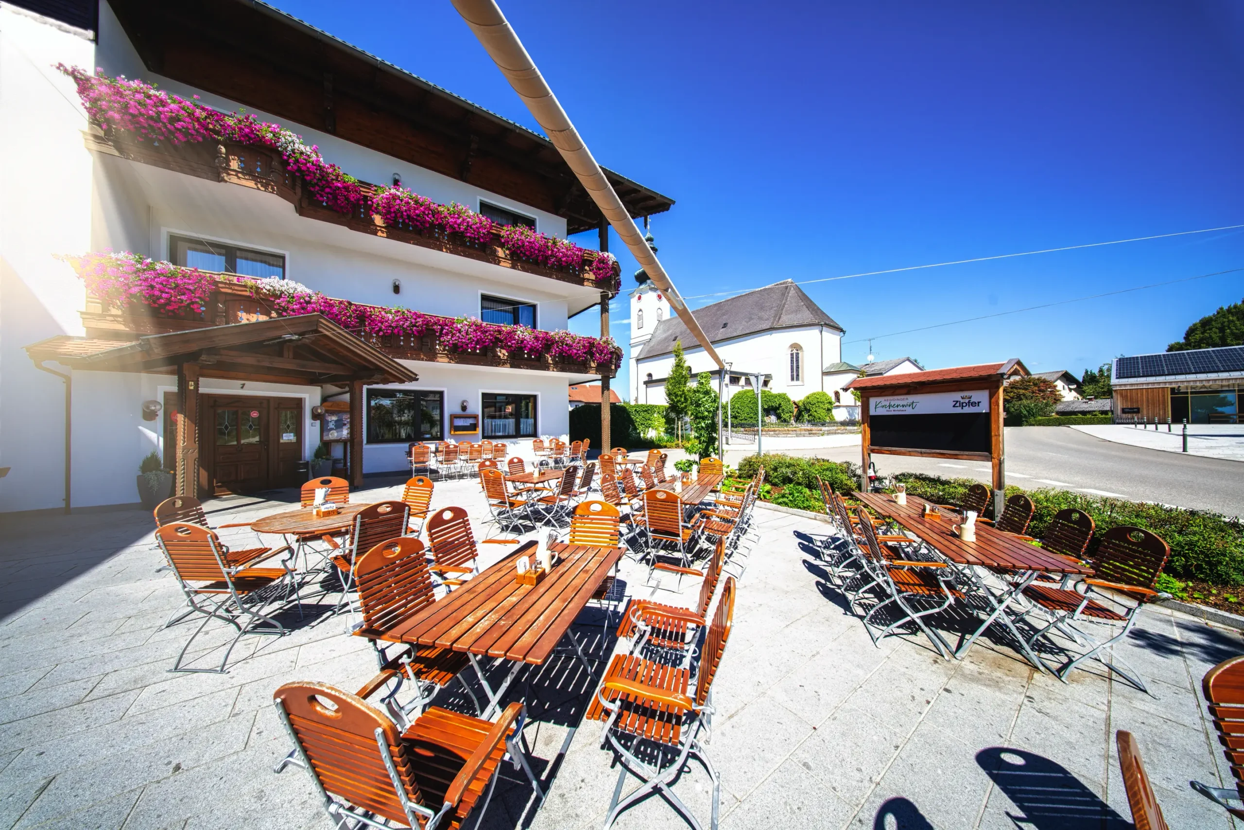 170 Sonnensegel Gemeindeplatz St Aegidi Kirchenwirt 2